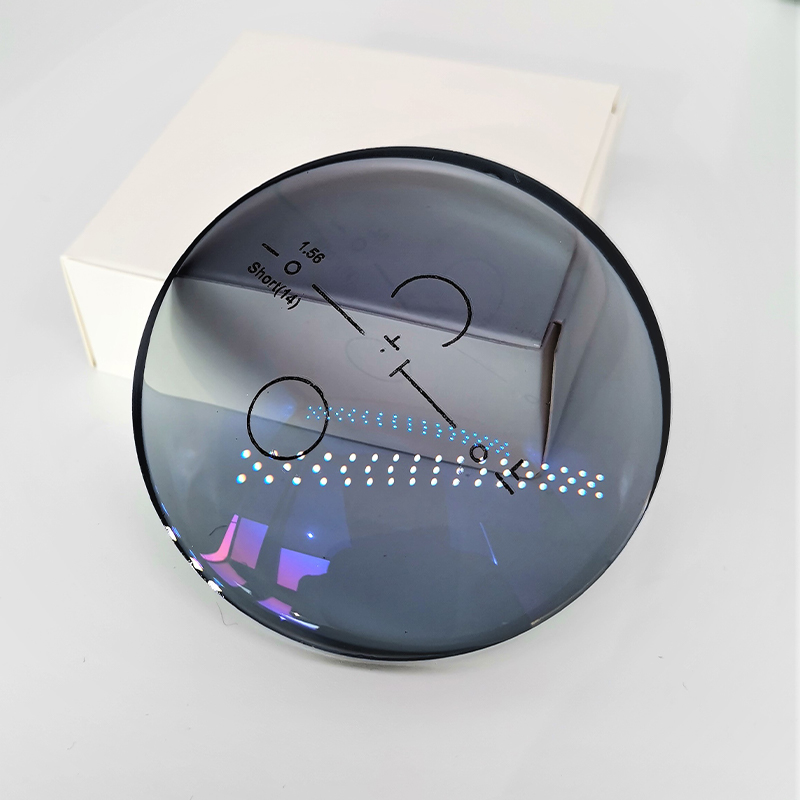 1.56 フォトクロミック累進レンズ HMCSHMC