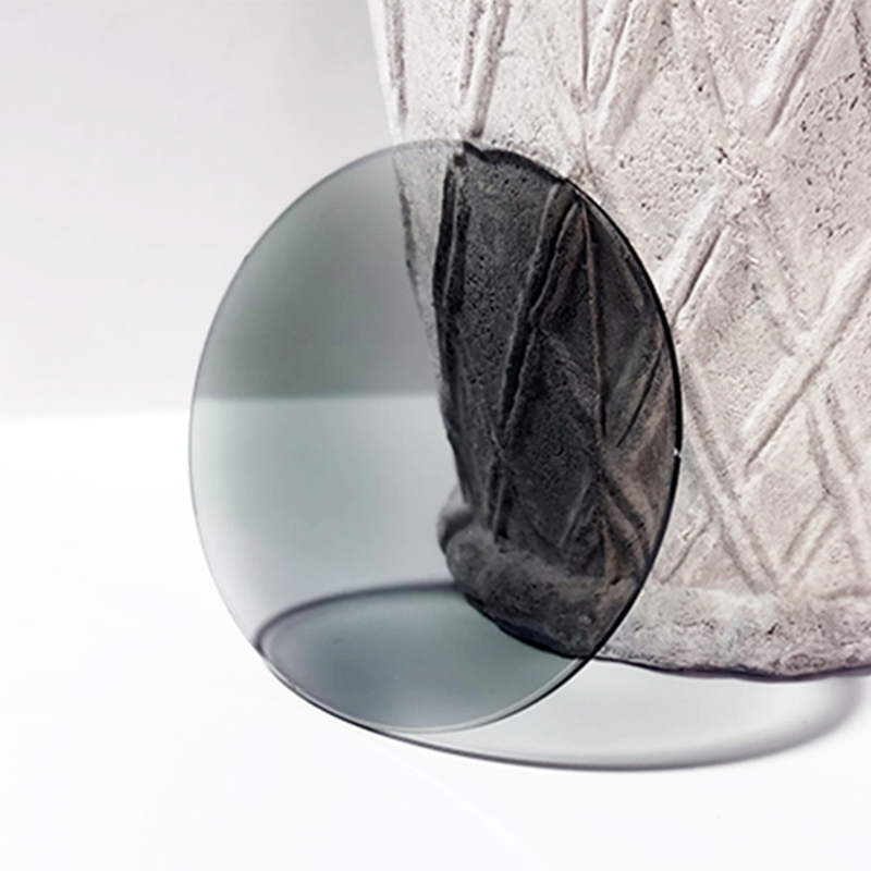 1.56 調光レンズ SHMC