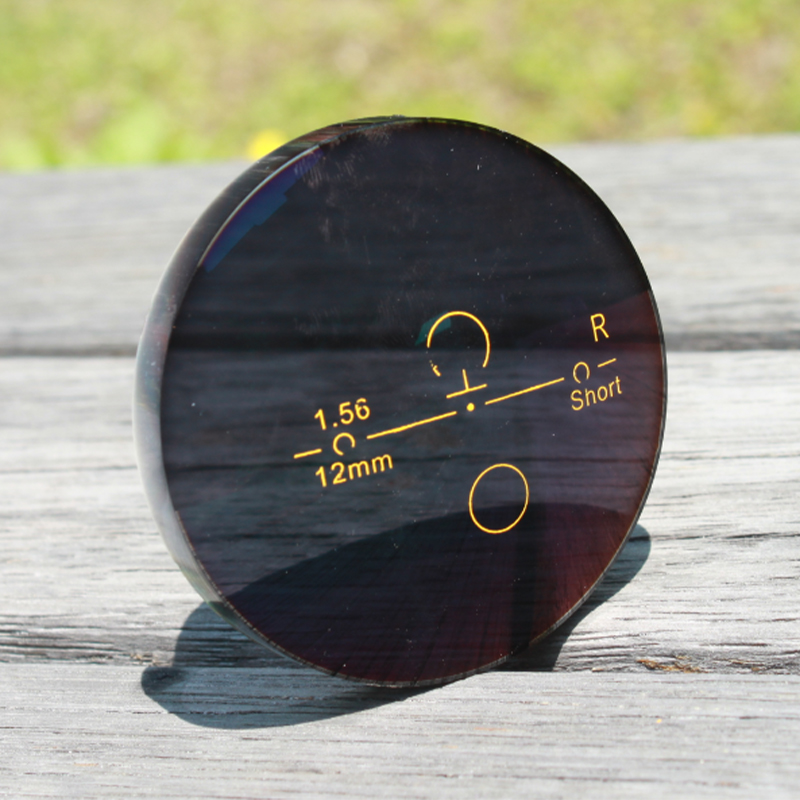 1.56 フォトクロミック累進レンズ HMCSHMC